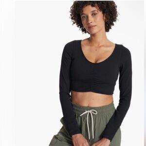 Vuori Classic Black Long Sleeve Crop Top